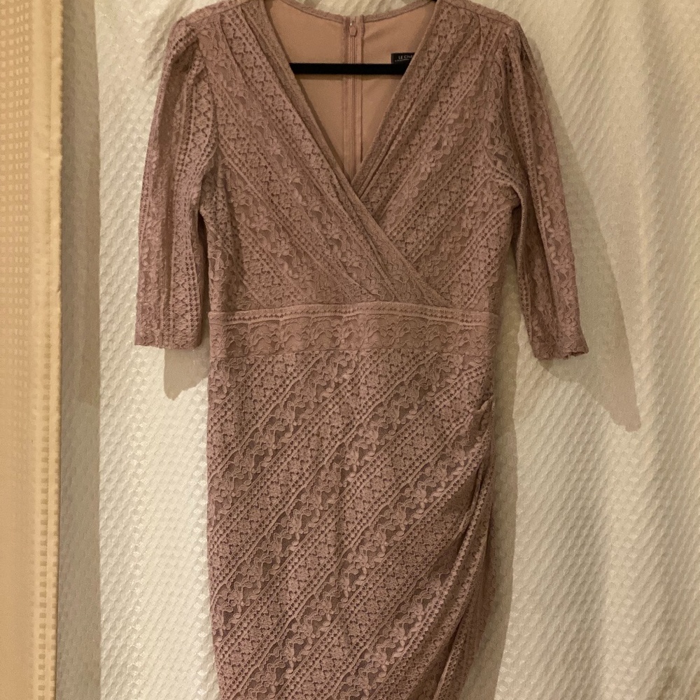 Dresses - Picture 4 of 5